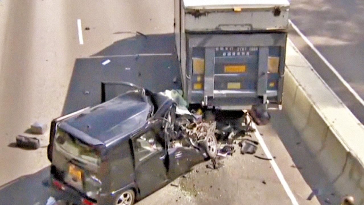 新田撞停快線貨車尾 七人車司機不治