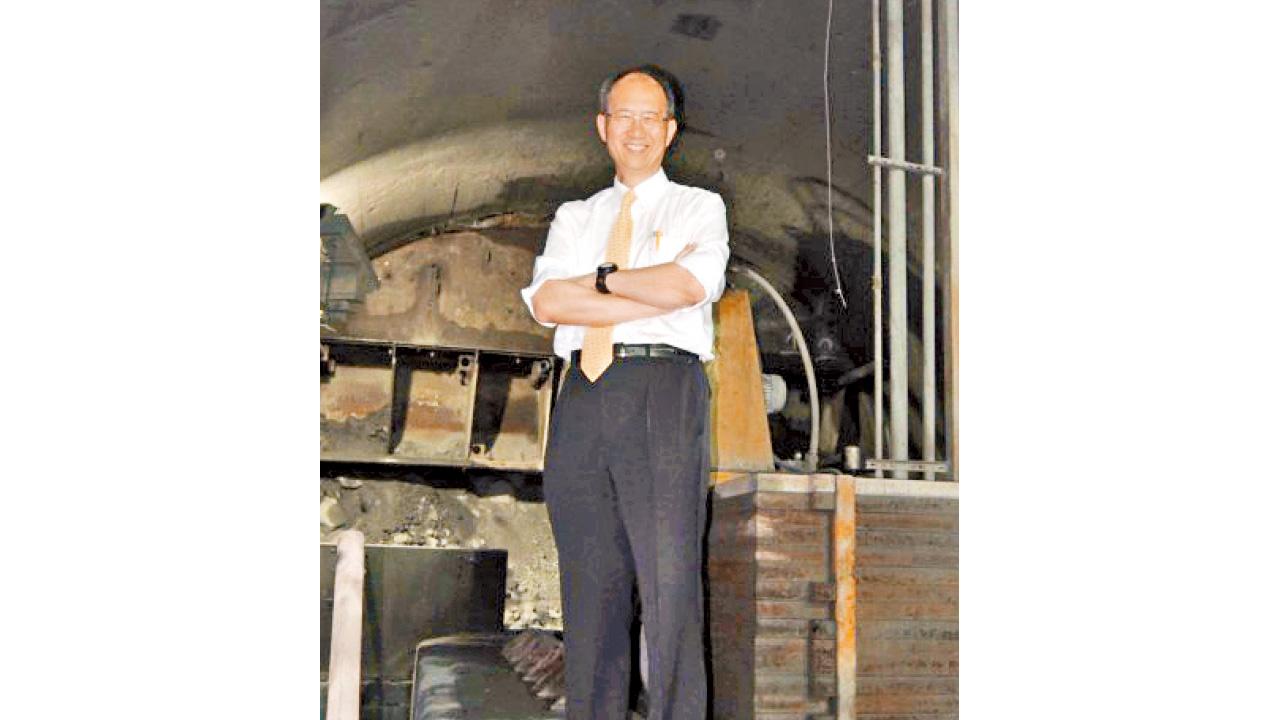 台泥辜成允摔傷不治