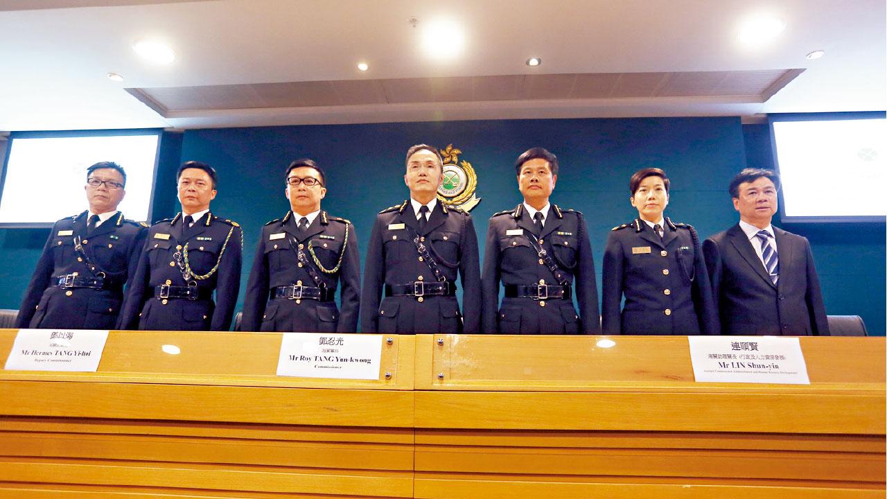 被扣9輛新加坡裝甲車 鄧忍光︰申請許可證後可運走