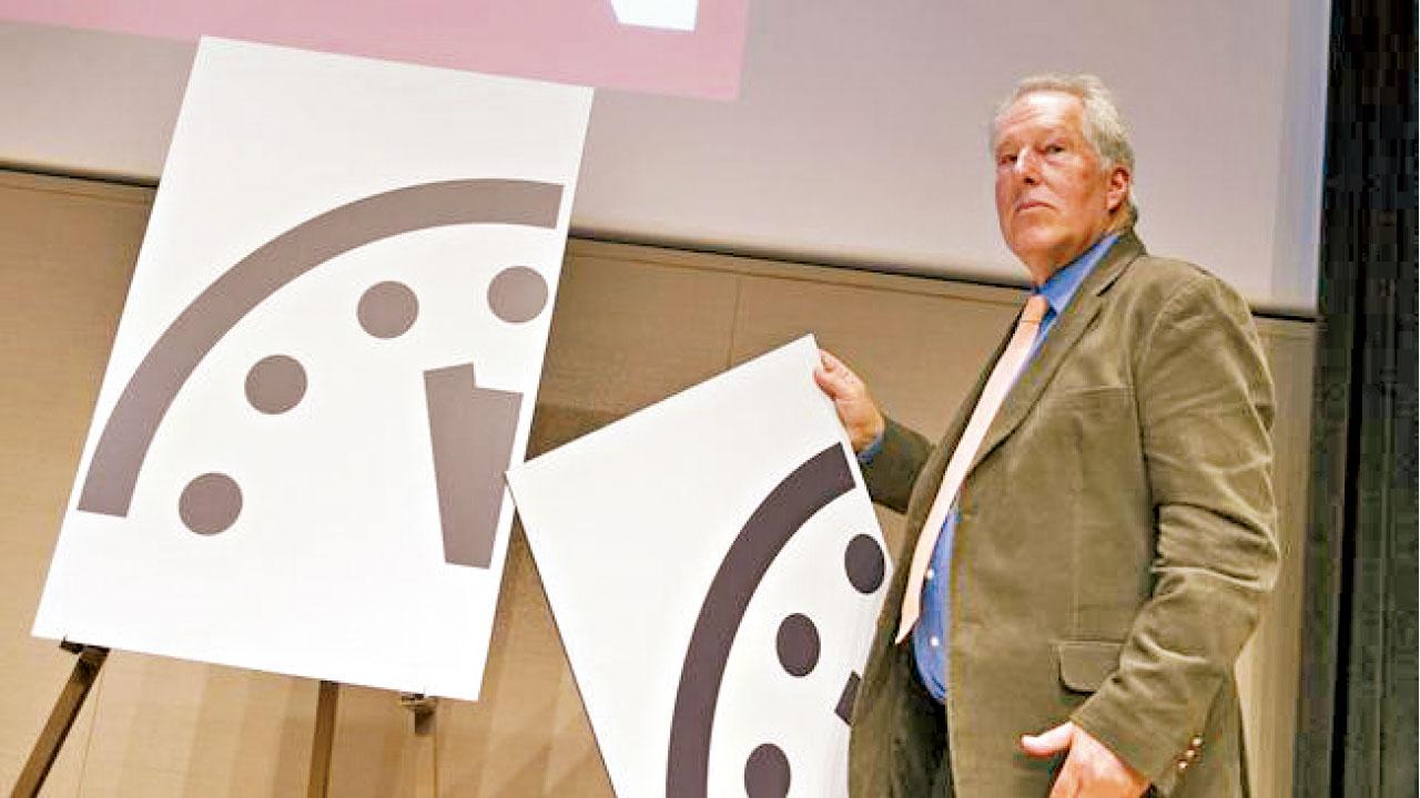 末日鐘調快30秒 距滅亡2分半鐘