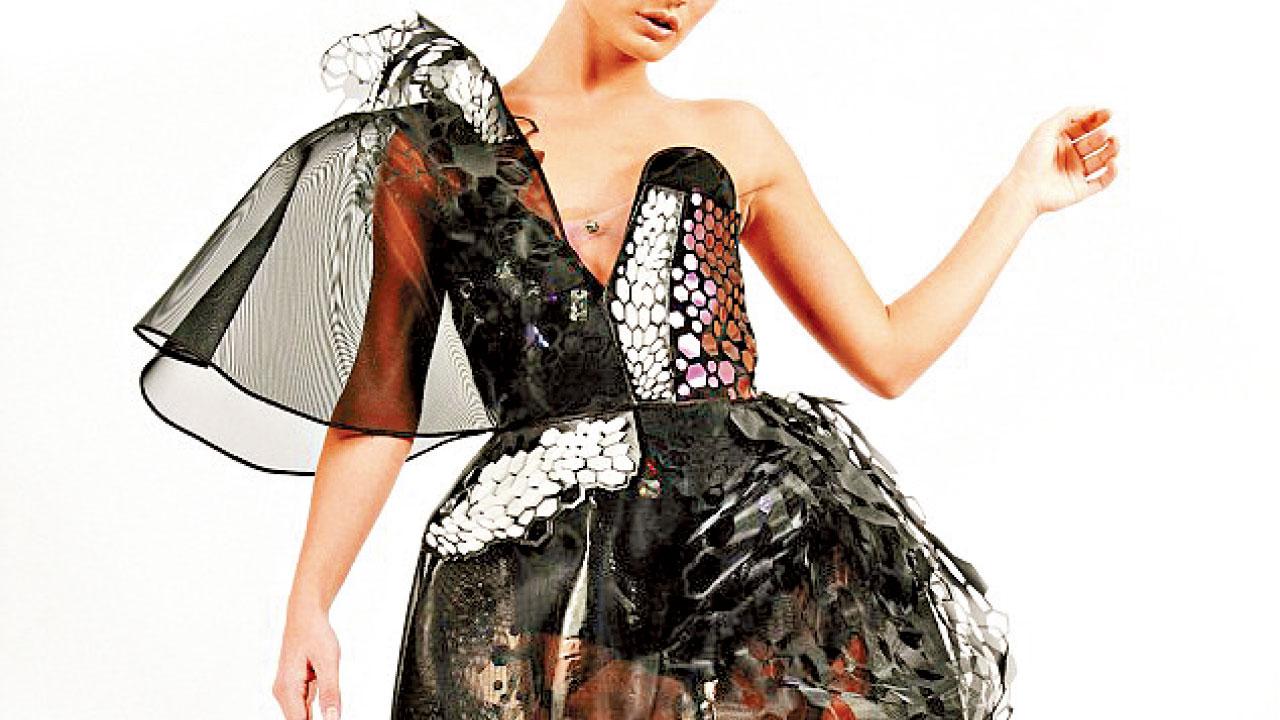 石墨裙 聞氣色變