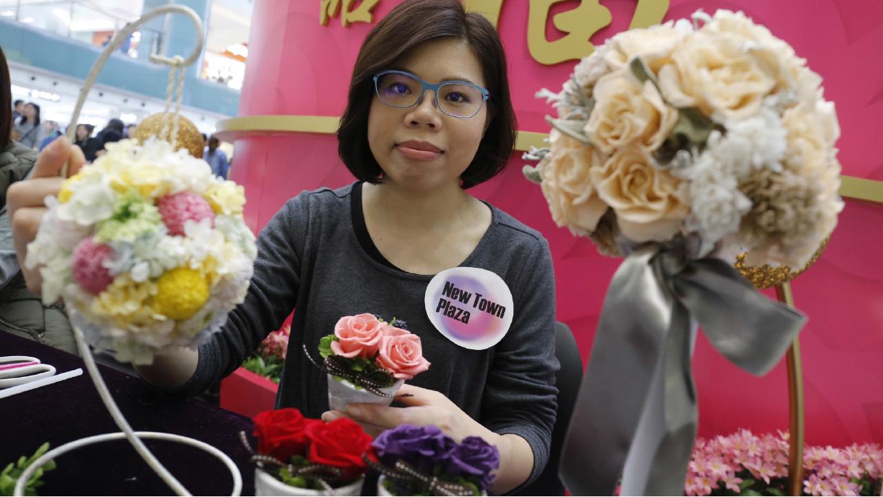 港產保鮮花藝師 不愛豔麗愛淡雅