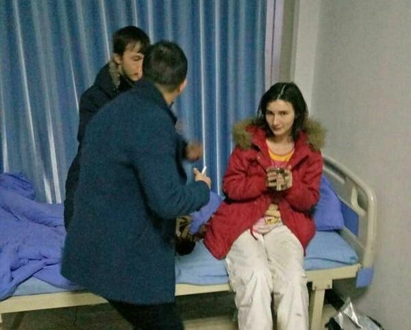 俄夫妻窮遊中國無地方住 闖川醫院賴床唔走