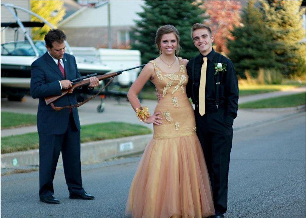 非常外父舉槍迎女婿……