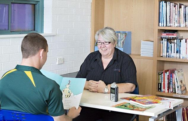 鐵窗維繫親子情 講古爹哋助更生