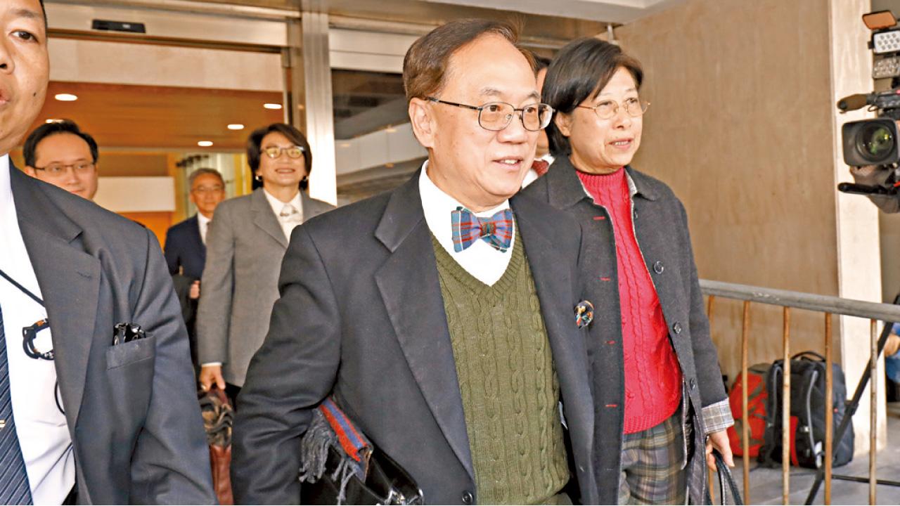 法官引導陪審團退庭商議 曾蔭權案屬刑事 非道德法院
