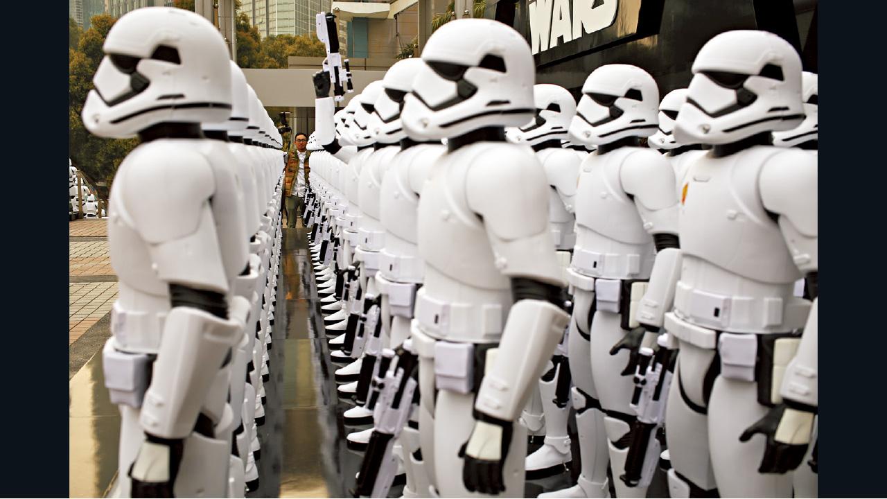 歷史博物館辦玩具展 逾百白兵守門口