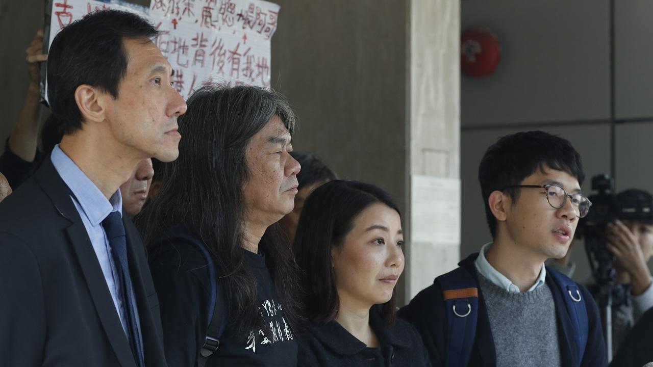 【宣誓訴訟】支持及反對者高院外隔空互罵