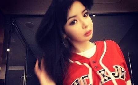 【即時娛樂】2NE1朴春進化變Barbie