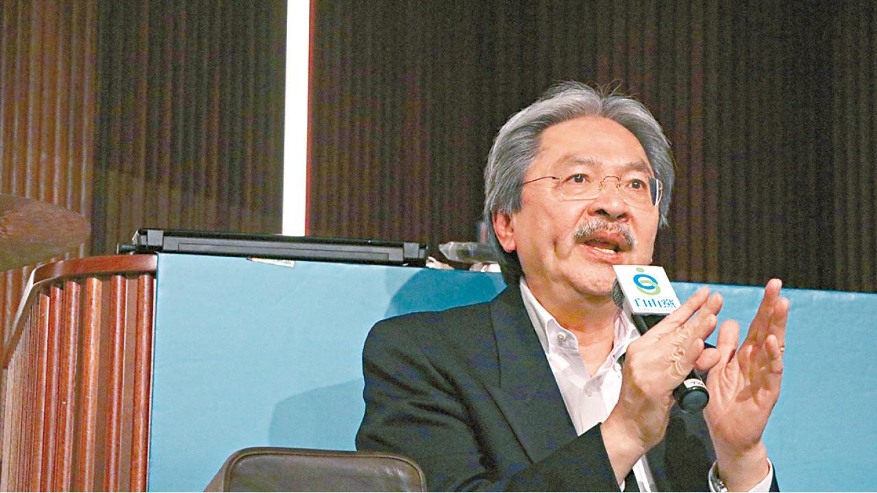 中央對特首標準有別是必然 曾俊華：不覺特別含意