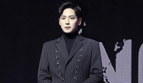 【即時娛樂】B.A.P力燦體重急降致疲勞性骨折