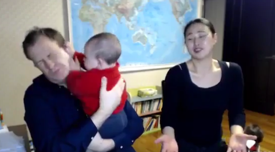 亂入BBC直播 B仔與父受訪再搶鏡(有片)