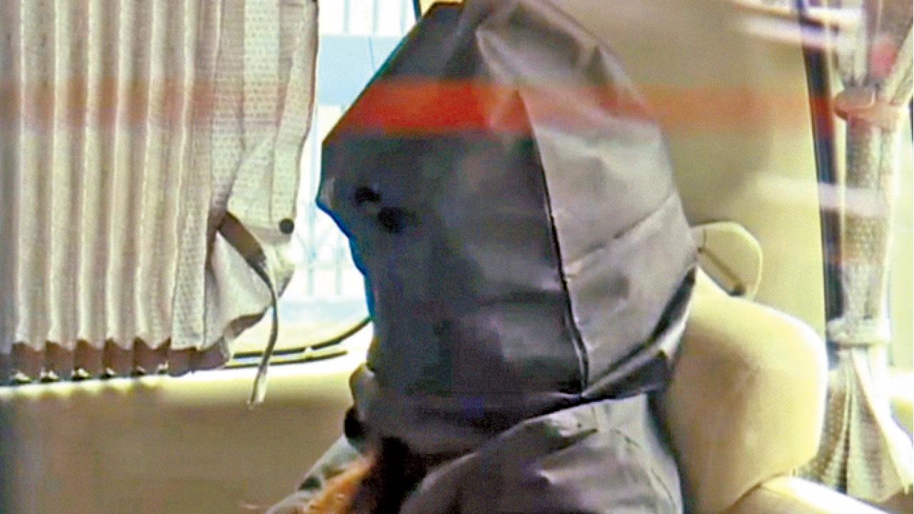 印卡片扮銀行職員公園見 80後男女騙10人涉29萬元