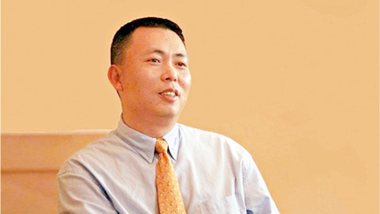 國產智能手機撼贏蘋果 「中國巴菲特」指秘訣是平靚正