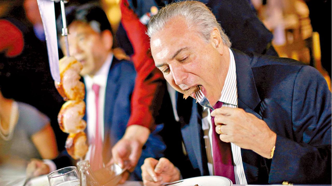 巴西爆「黑心肉」醜聞 總統吃烤肉挽信心