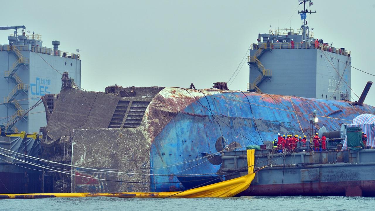 世越號料今晚可運上駁船