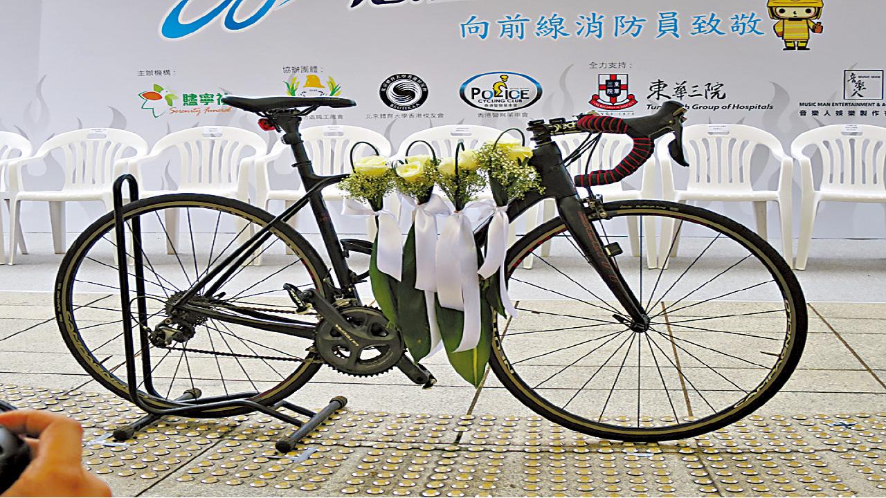 昔日戰車送別明總  6歲兒讚父英雄與天使