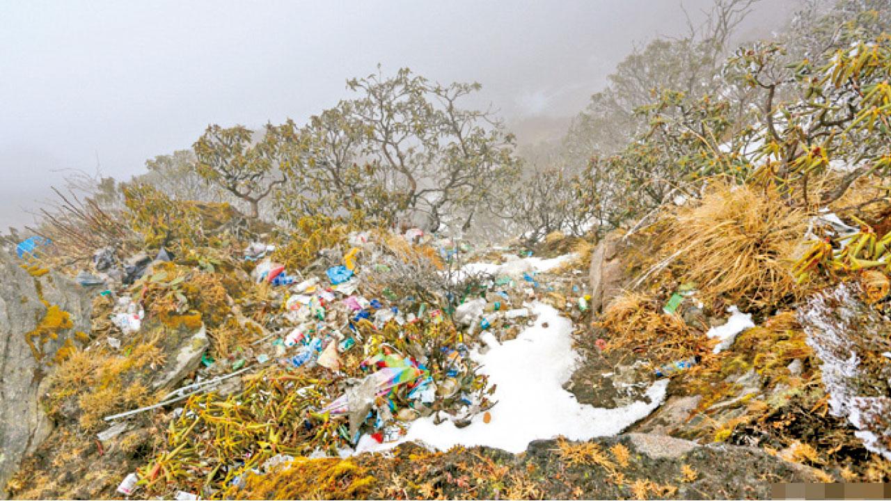 行山客冇手尾  四川牛背山慘變垃圾山