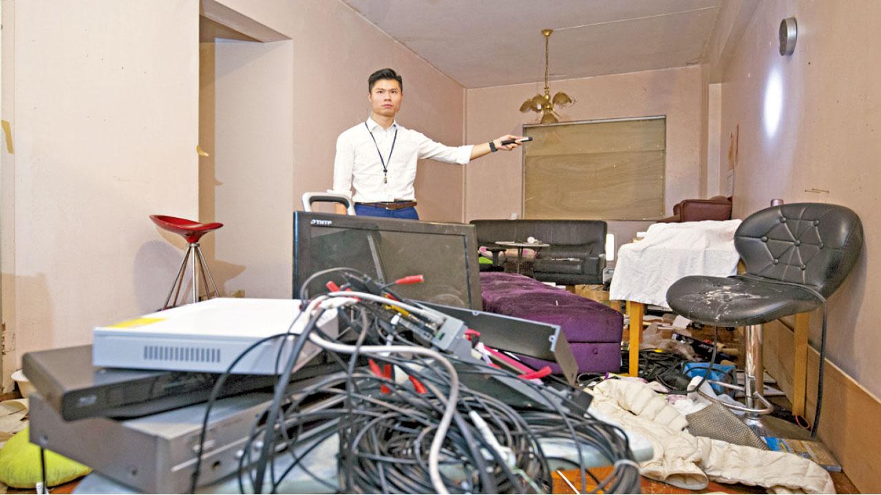 警冚香檳大廈一樓一鳳 揭黑幫設控制室監視淫窟