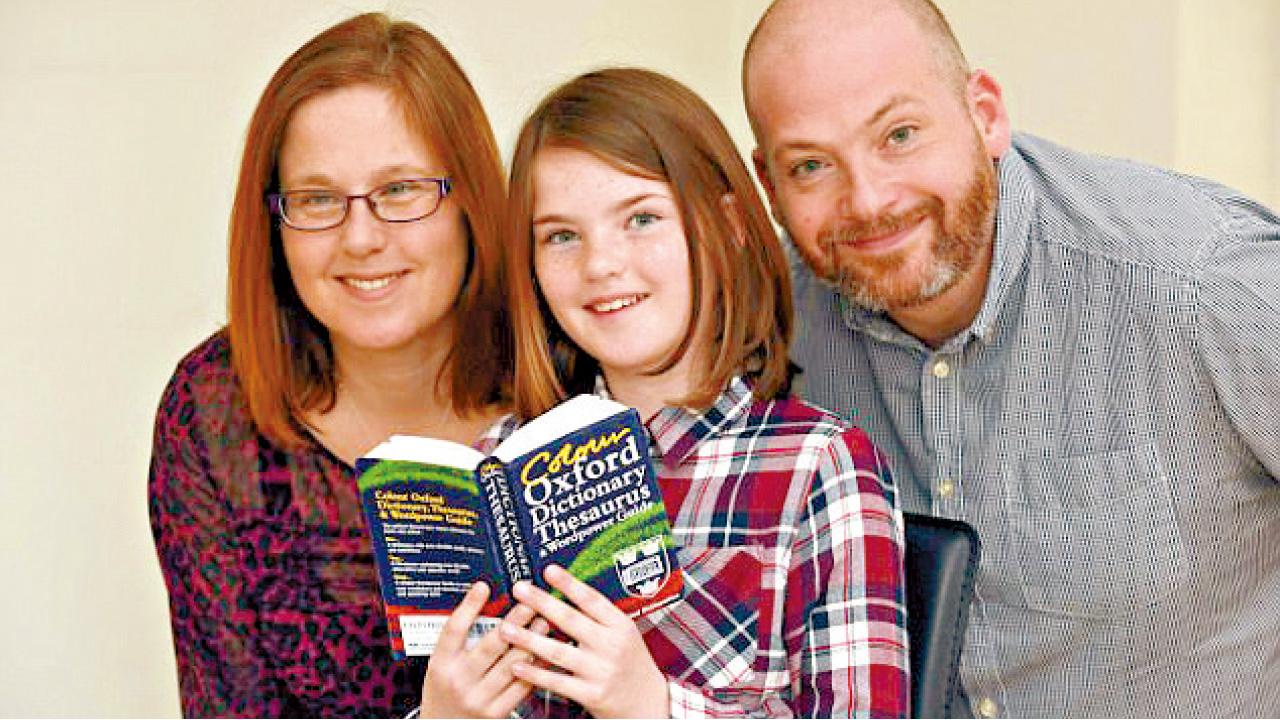 10歲女擁神奇秘技 英文字倒轉讀