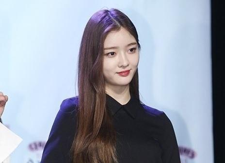 【即時娛樂】恩真@DIA過度疲勞 活動中途送醫