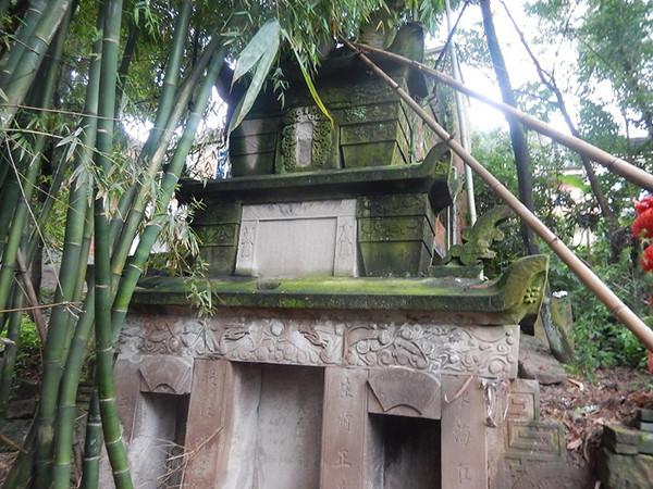 不知是國家文物 重慶男盜掘清代祖墳被捕