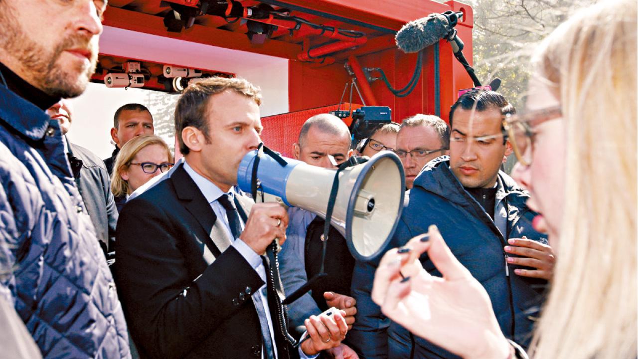 馬琳勒龐搶先訪工廠刻意親民  馬克龍慢半拍遭喝倒采