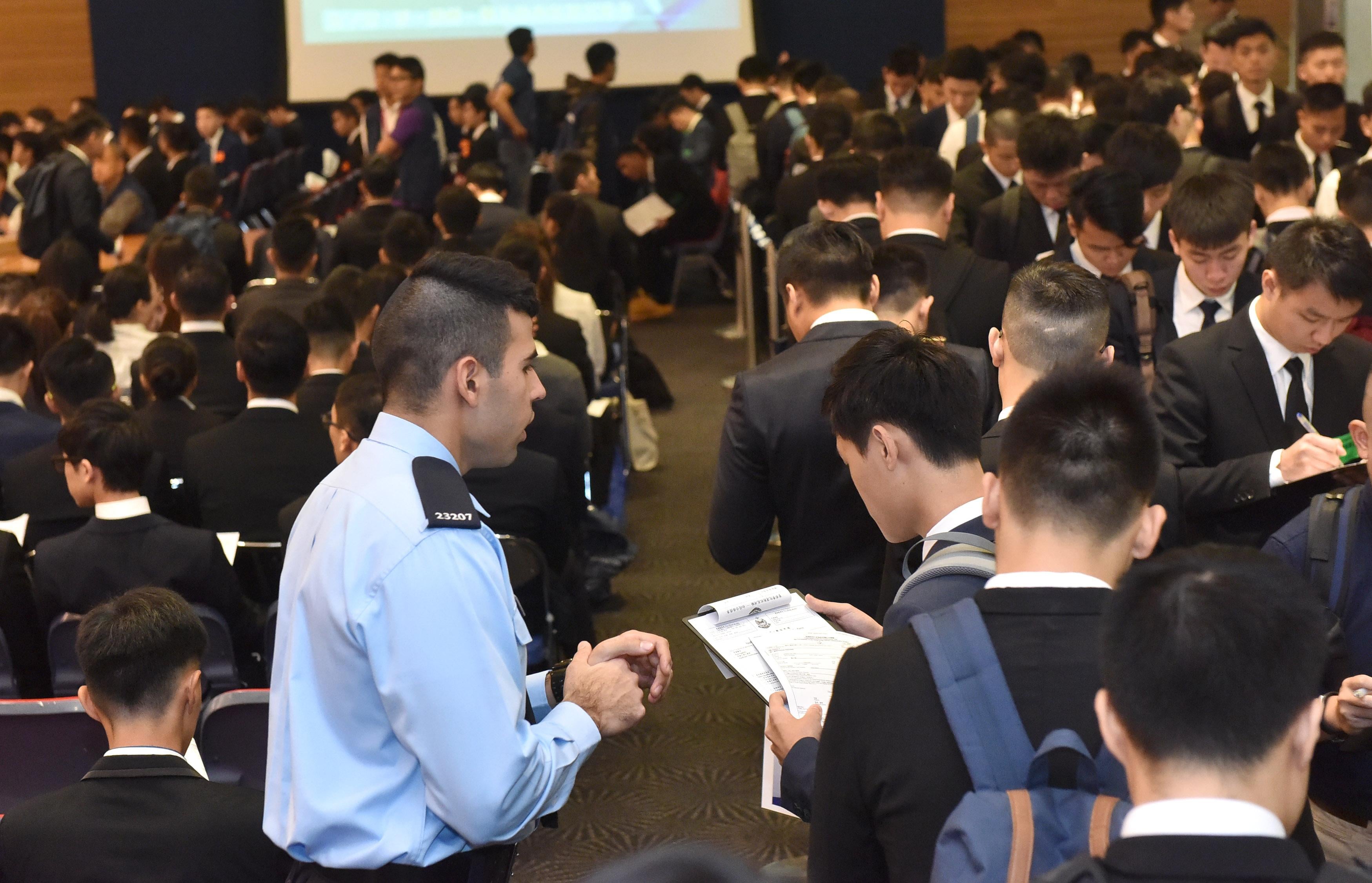 春季警察招募日　逾2200申請創新高