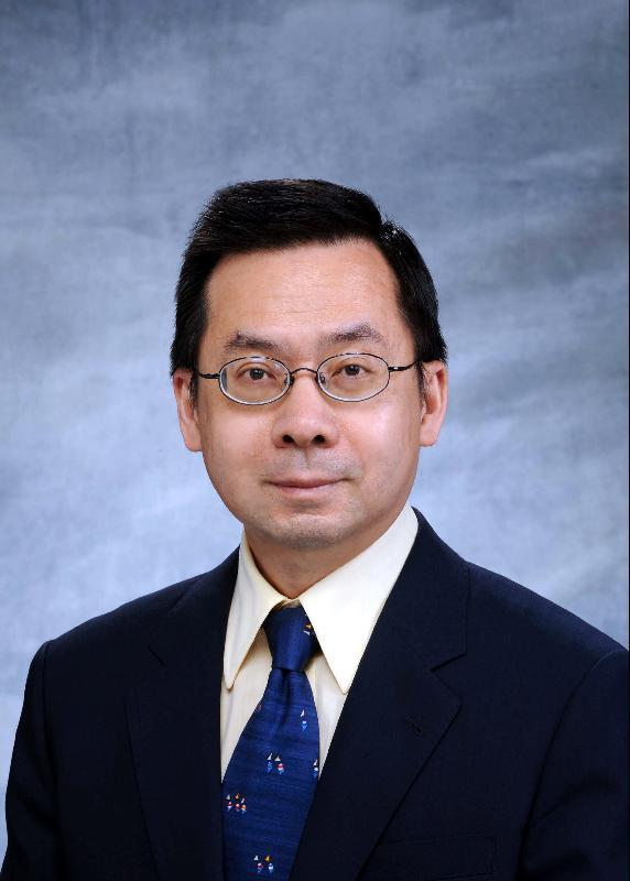 前天文台長撰文 反駁梁振英向粵輸出霧霾論