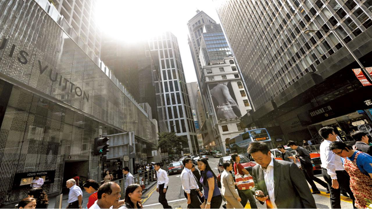 去年7600人遷居海外 港人移民3年新高勢續增