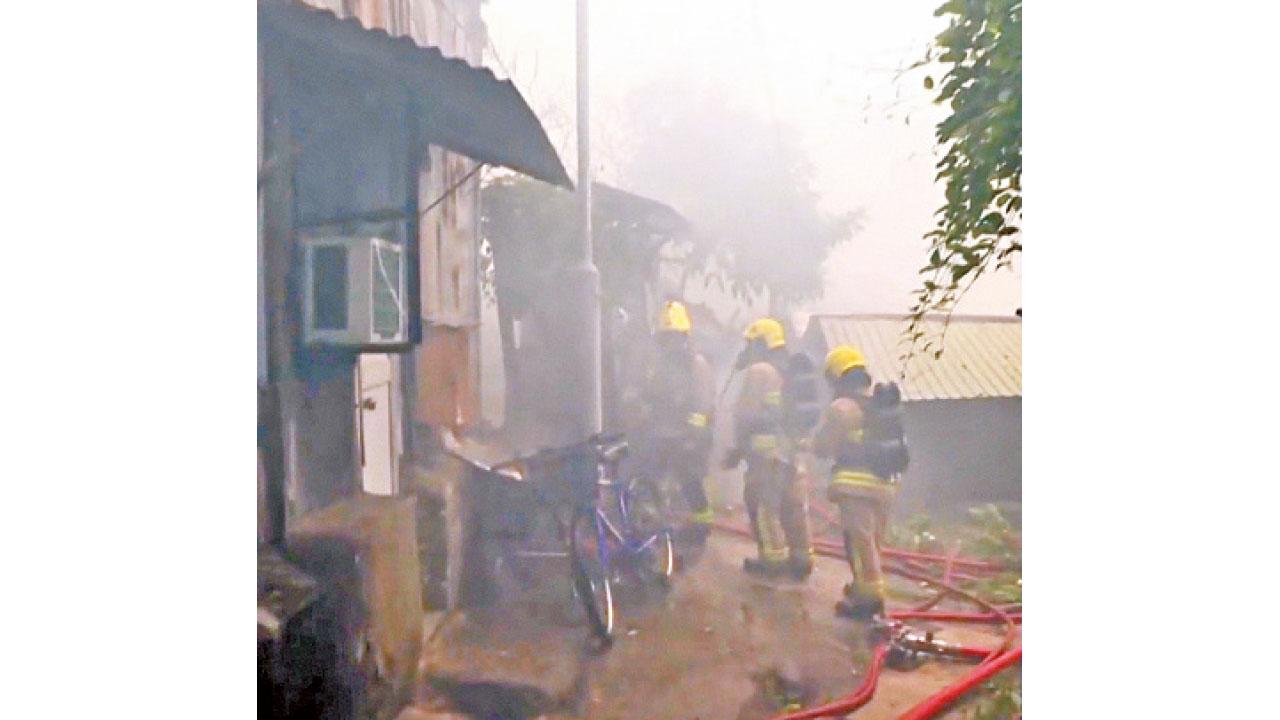 元朗丹桂村鐵皮屋三級火 燒3小時