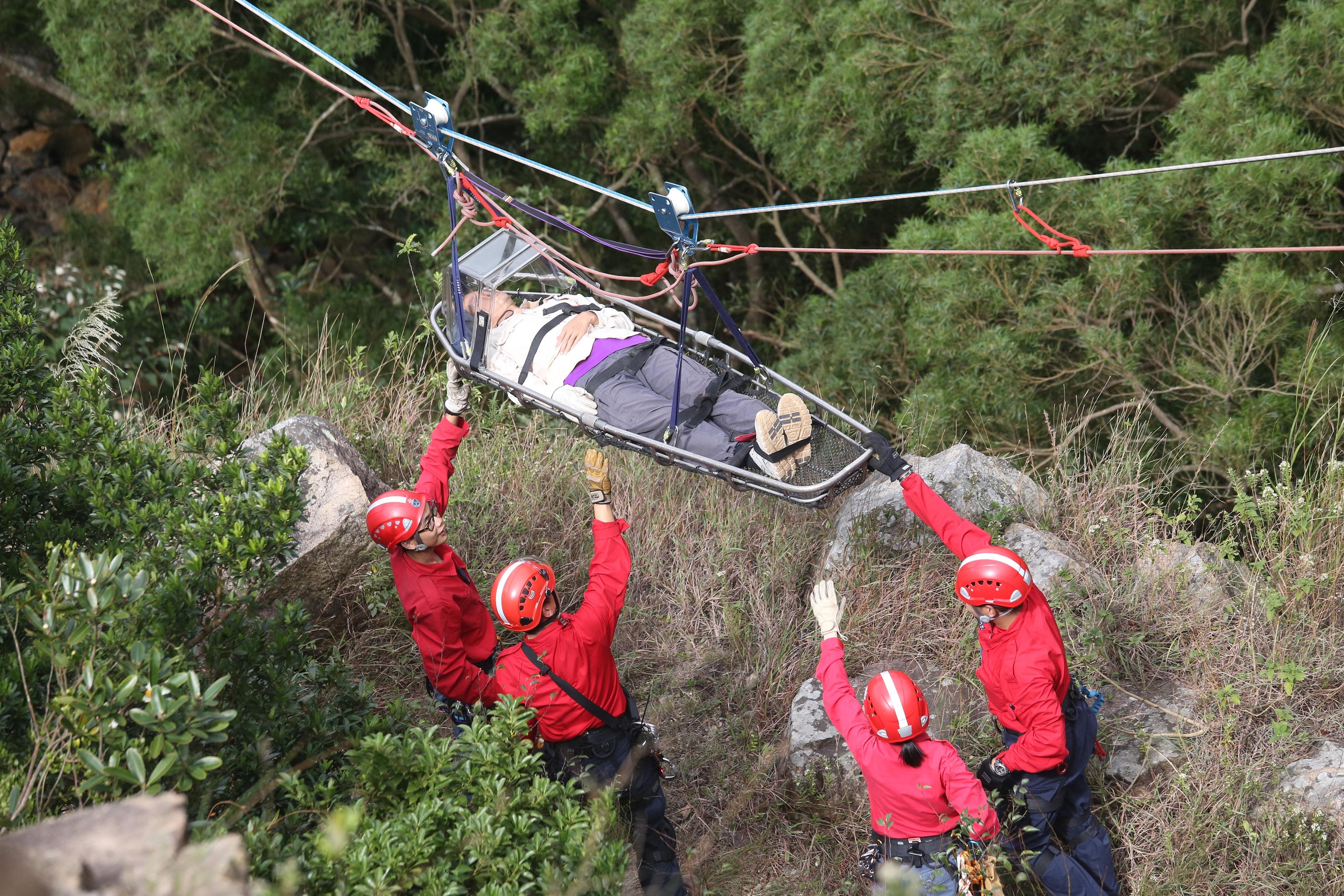 民安隊一連兩日展開洋紫荊大型演習