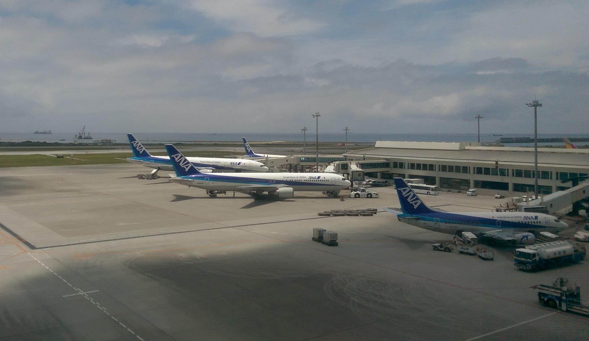 沖繩那霸機場兩客機昨幾乎相撞