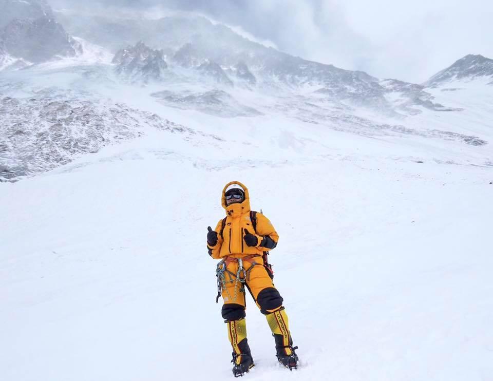  女教師曾燕紅成功登珠峰頂