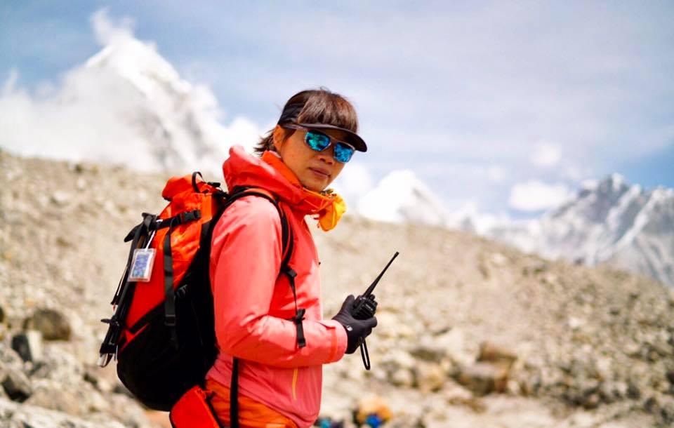 登珠峰港人安全返回7千米大本營