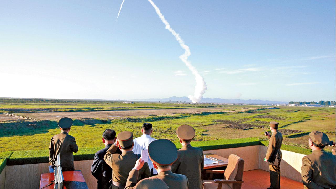 監督試射新防空導彈  金正恩下令量產