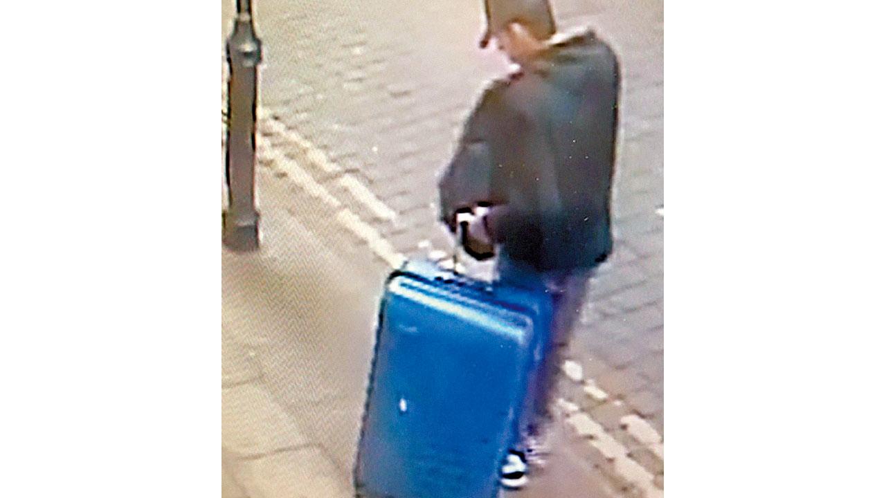 英警急尋曼市恐襲疑兇行李箱