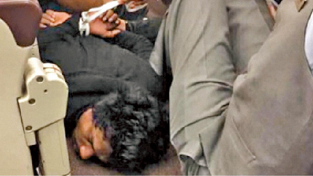 男乘客稱有炸彈圖闖駕駛艙 馬航折返墨爾本機場