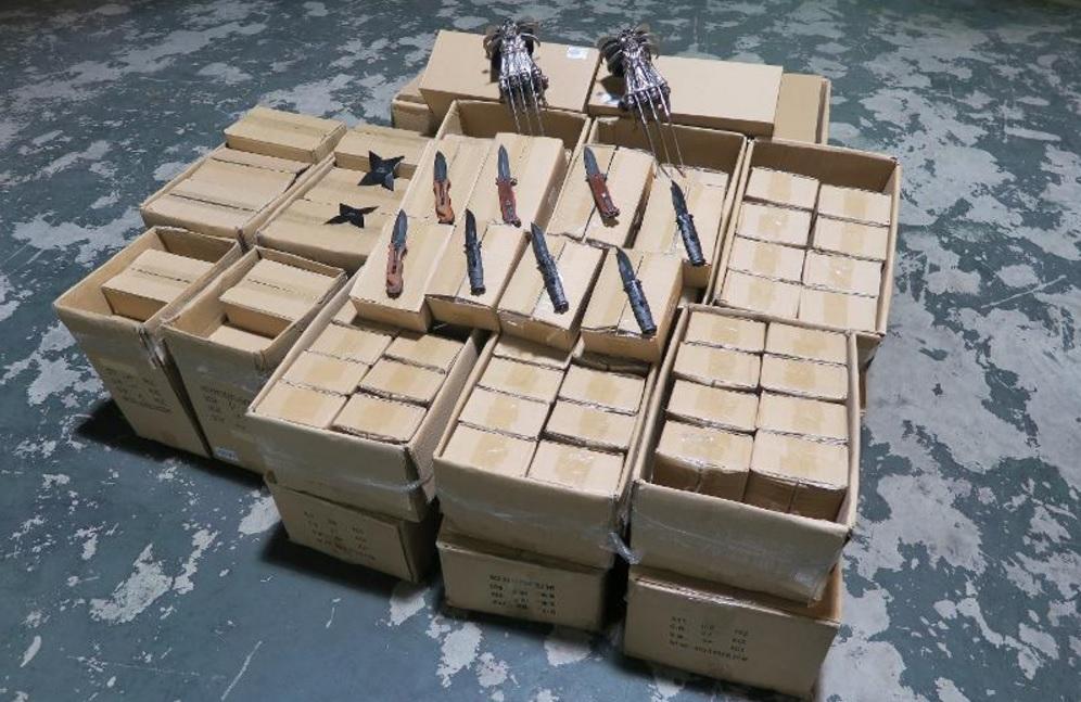 海關國際貨櫃碼頭檢獲8千件懷疑違禁武器