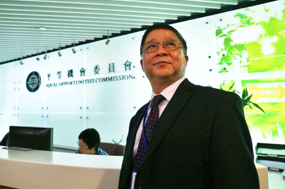 陳章明稱周浩鼎言論令平機會尷尬