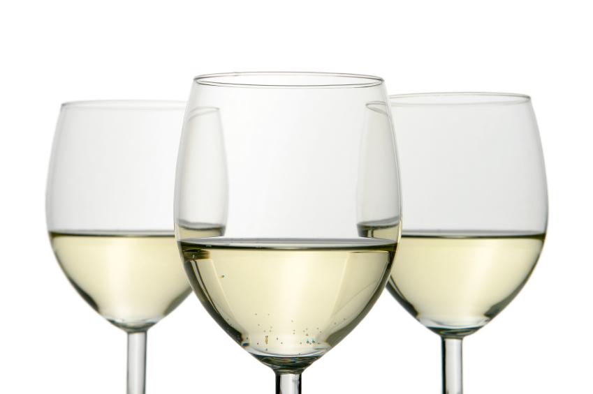 政府倡修例禁向未成年人售賣供應酒類