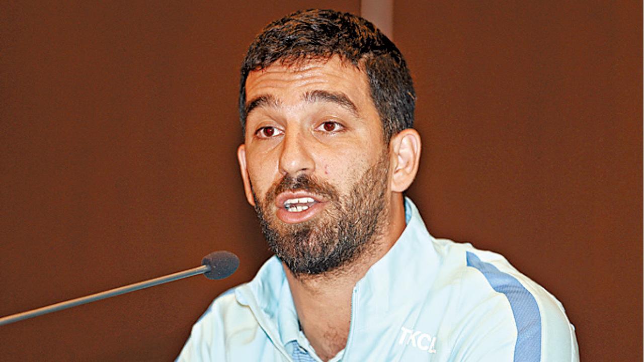 阿達杜倫向記者動粗退出國際賽