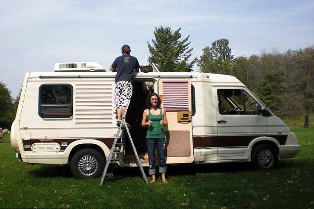 為儲錢上車 Google員工與妻住旅行車兩年