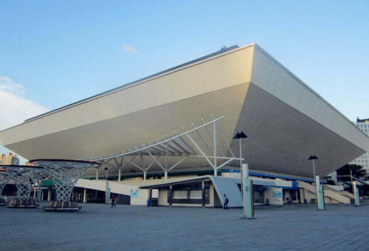 紅磡體育館塌工作台至少9人受傷