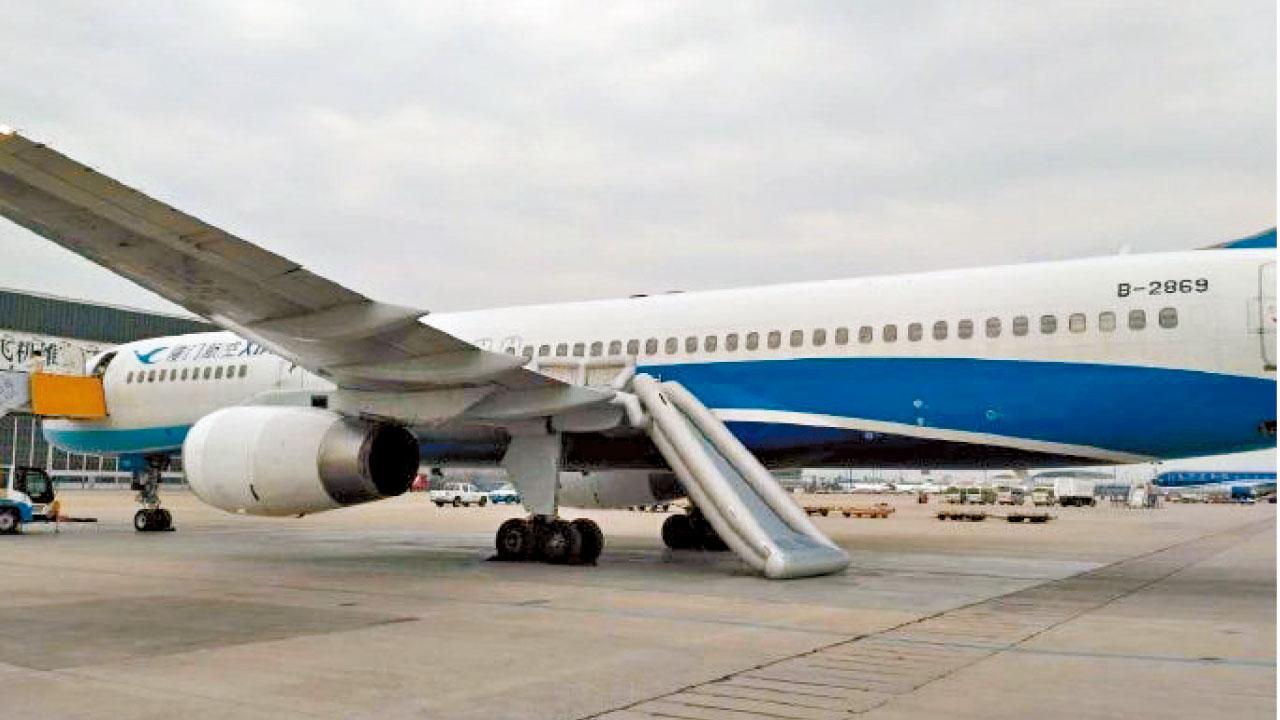 傳乘客好奇多手 廈航逃生滑梯彈出