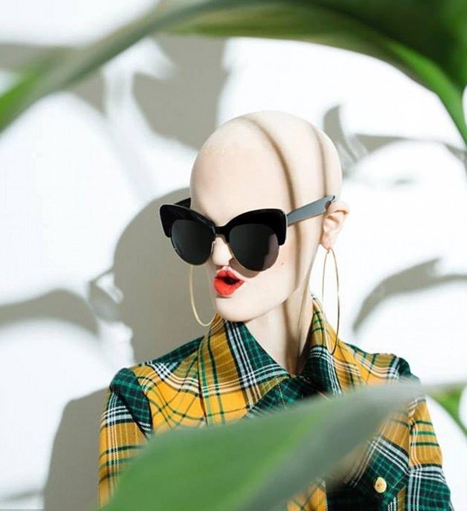 人肉公仔 成天橋奇葩