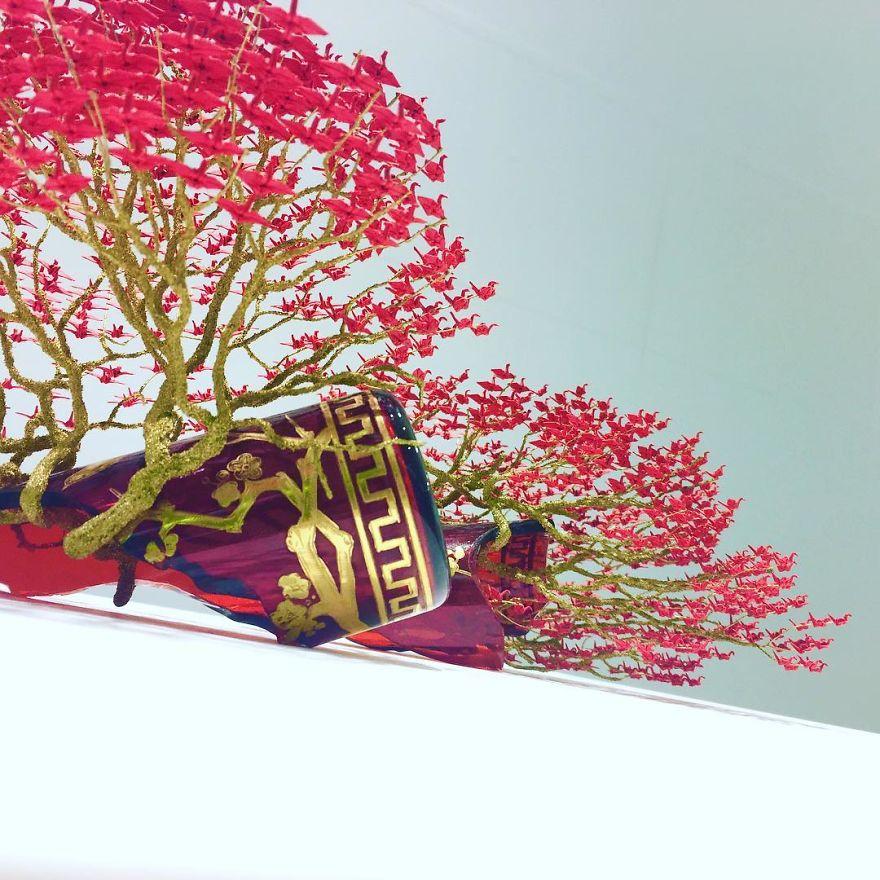 過千紙鶴組成盆景樹 夢幻驚豔