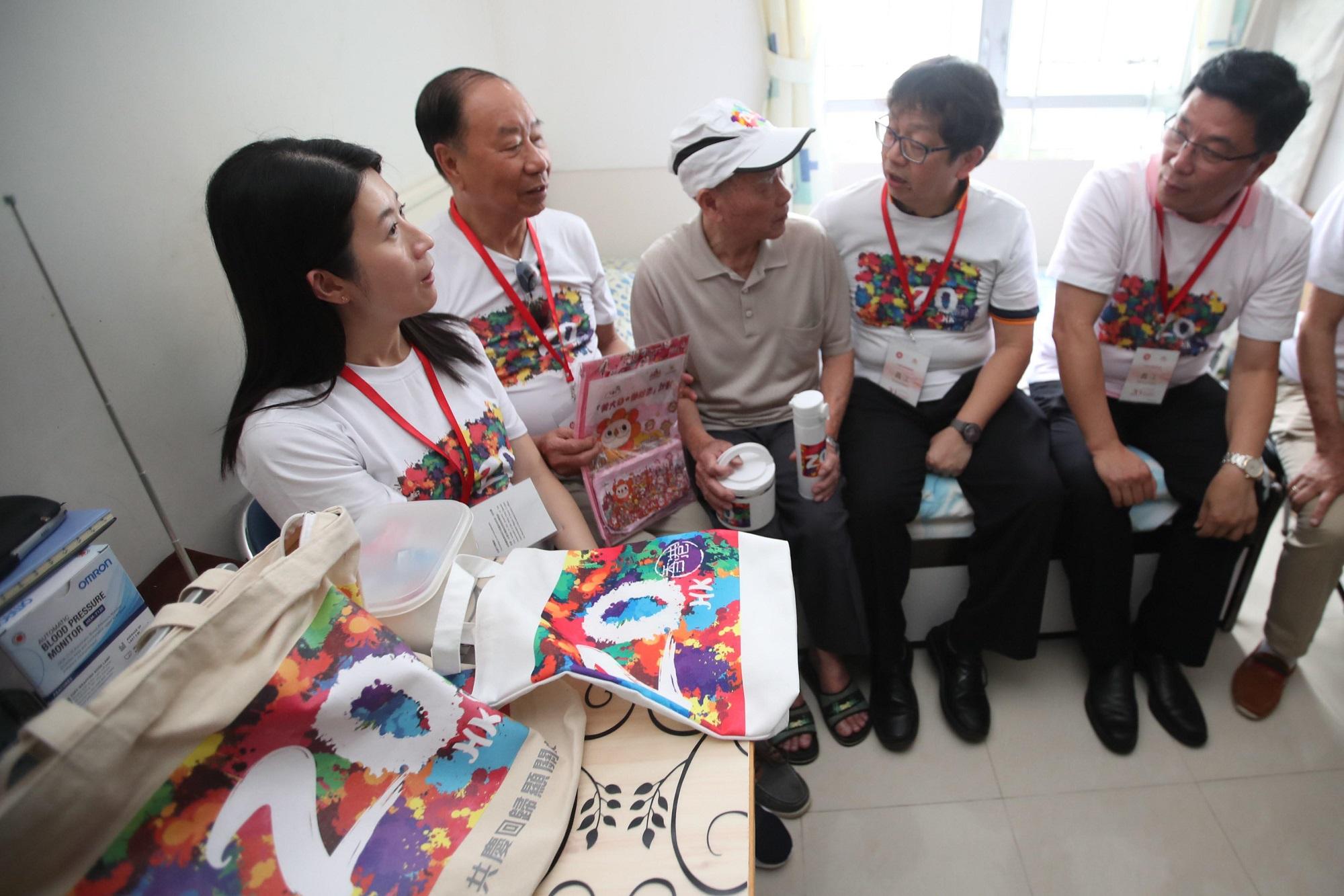  網傳登記派慶回歸禮物  政府澄清信息不實