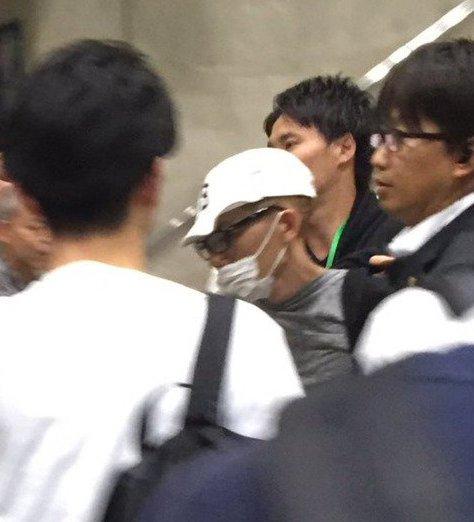 日狂迷持刀點訊號彈 欲殺女偶像