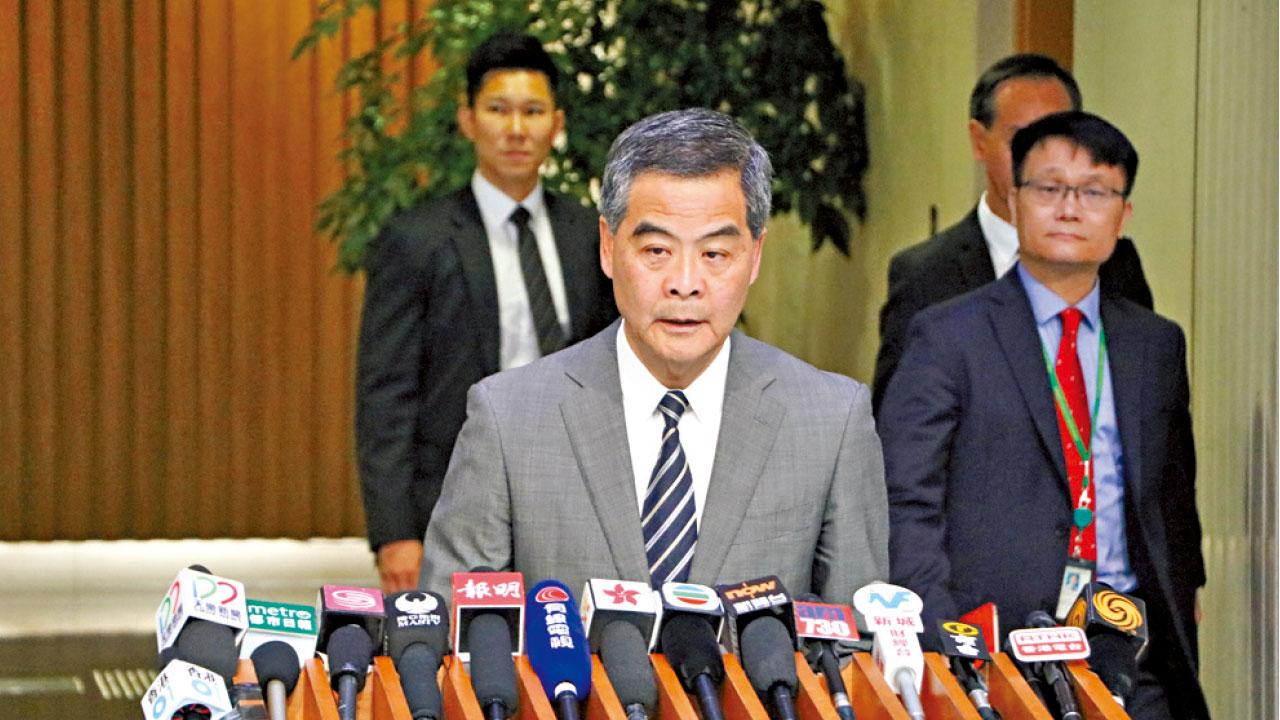 馮煒光離任後開公關公司  政府設規限批申請